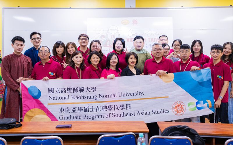 HUFLIT thường xuyên tổ chức các hoạt động giao lưu