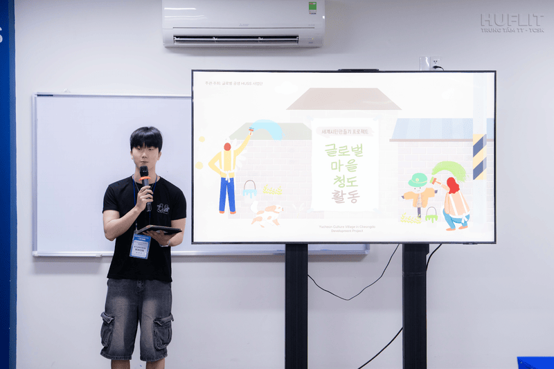 HUFLIT tổ chức các chương trình giao lưu