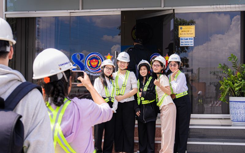 Ngành Logistics và Quản lý chuỗi cung ứng