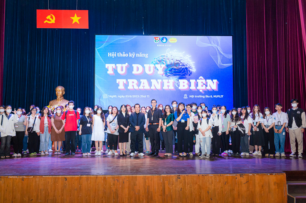 Enhancing “TƯ DUY TRANH BIỆN – CRITICAL THINKING”” with the students from the Faculty of Law at HUFLIT