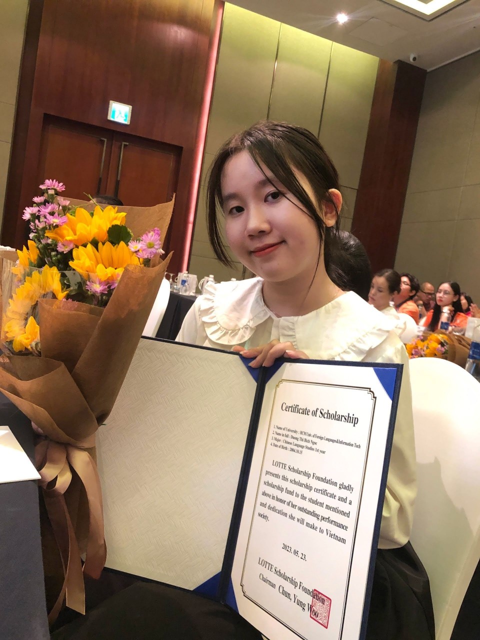 Sinh viên Dương Yến Ngọc nhận học bổng Lotte năm 2023