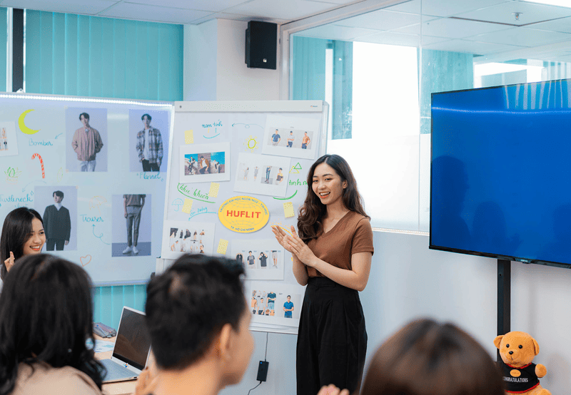 Học Quản trị du lịch và lữ hành tại HUFLIT