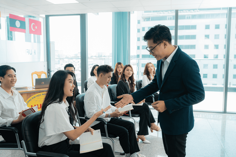 Kinh doanh quốc tế học những môn gì