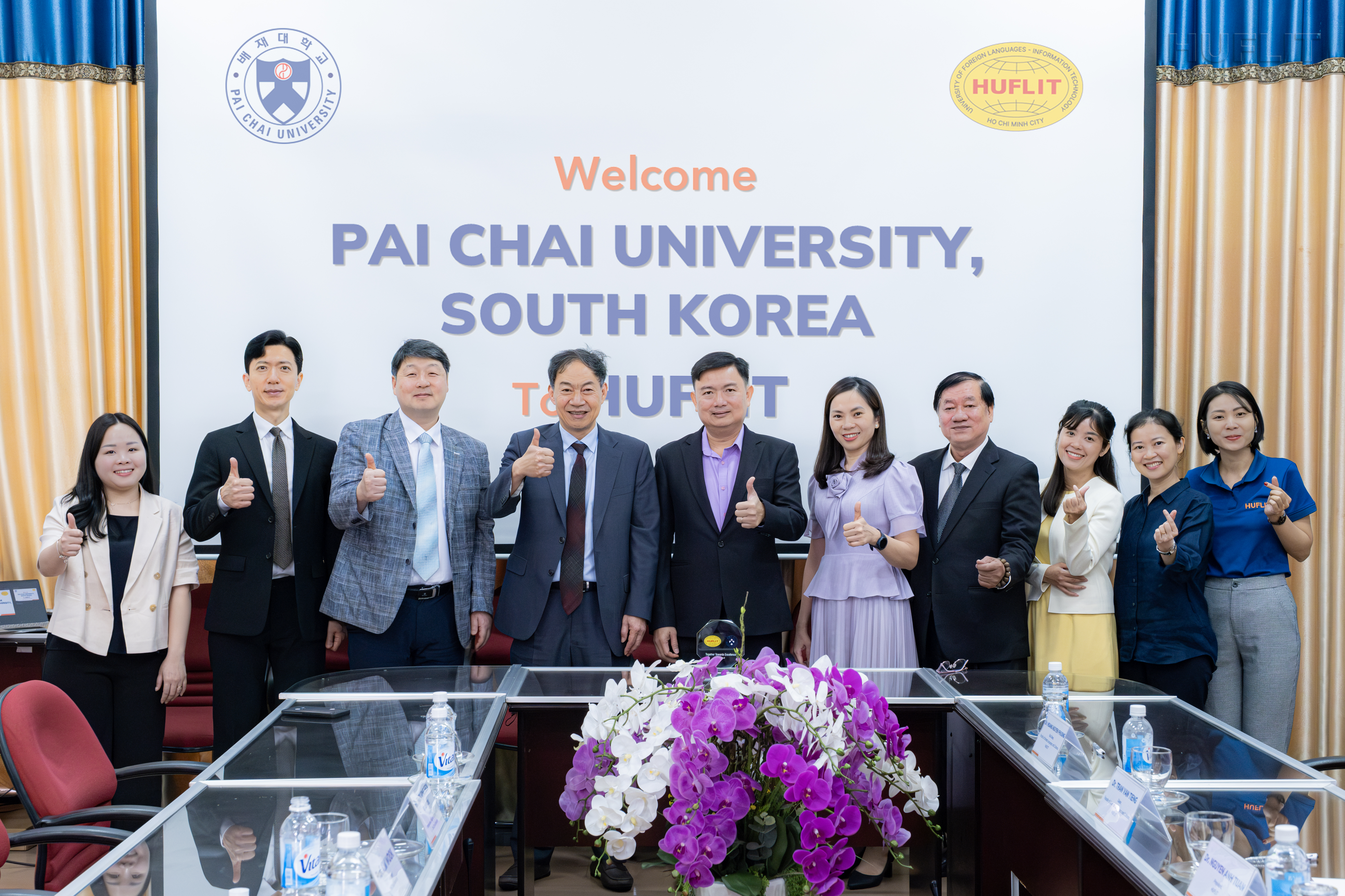 TS. Kim Wook – Hiệu trưởng Đại học Pai Chai đến thăm và làm việc với Hiệu trưởng HUFLIT