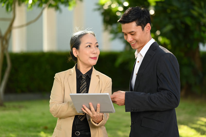 Chuyên viên ngoại giao có cơ hội việc làm cao