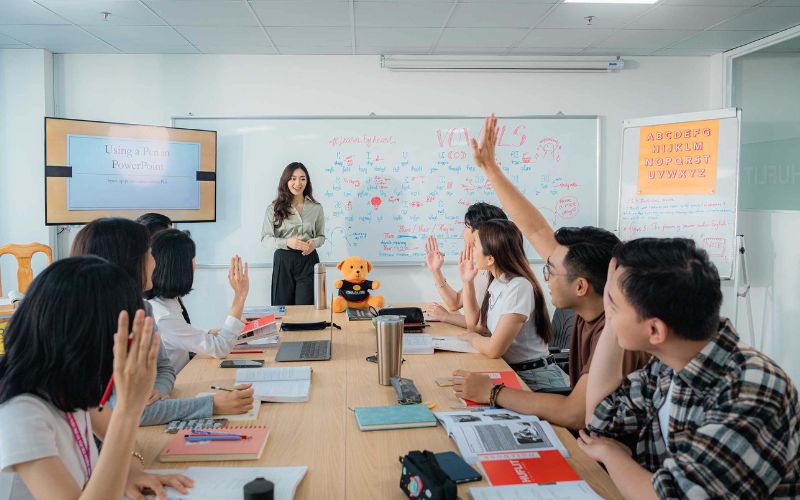 Giáo viên THPT phải có bằng cử nhân trở lên