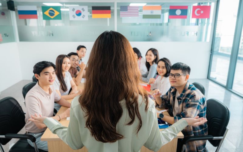 Quản trị kinh doanh bao gồm những chuyên ngành nào