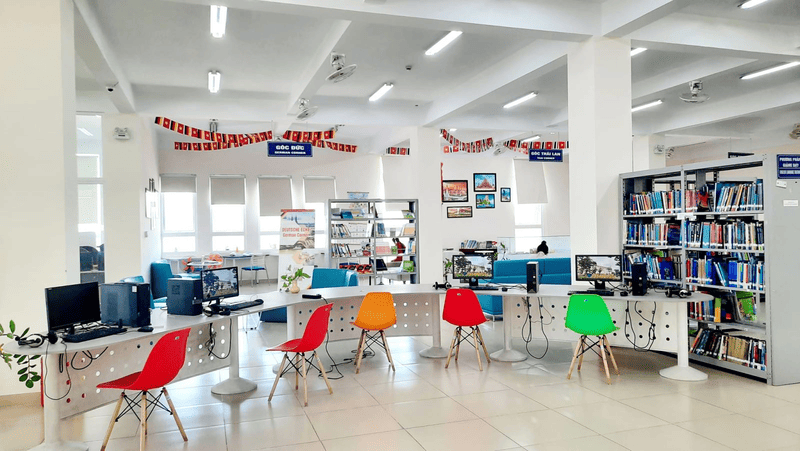 Thư viện của HUFLIT