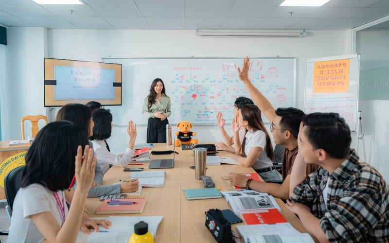 HUFLIT cam kết giữ nguyên học phí toàn khóa