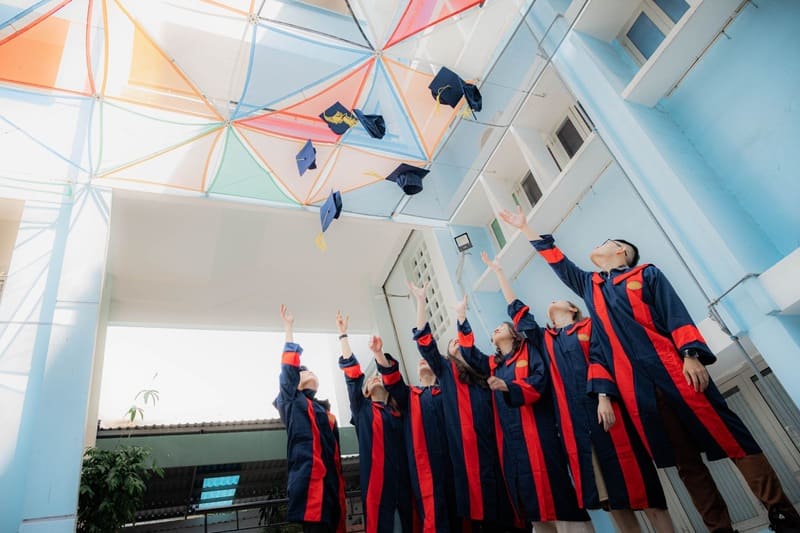 Cử nhân Truyền thông quốc tế HUFLIT