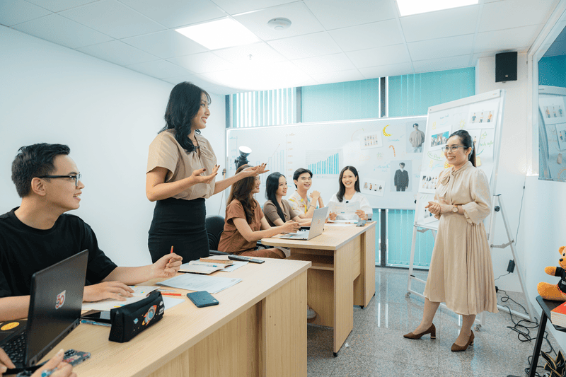 Chuyên viên Marketing xây dựng chiến lược tiếp thị