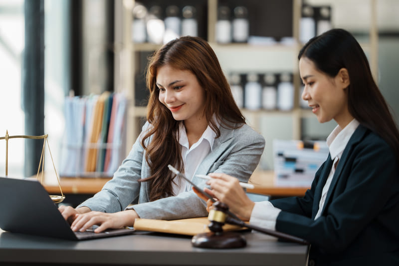 Chuyên viên pháp chế là gì