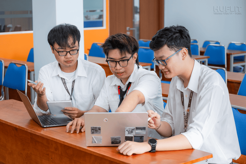 Cơ hội việc làm của sinh viên khoa công nghệ thông tin HUFLIT