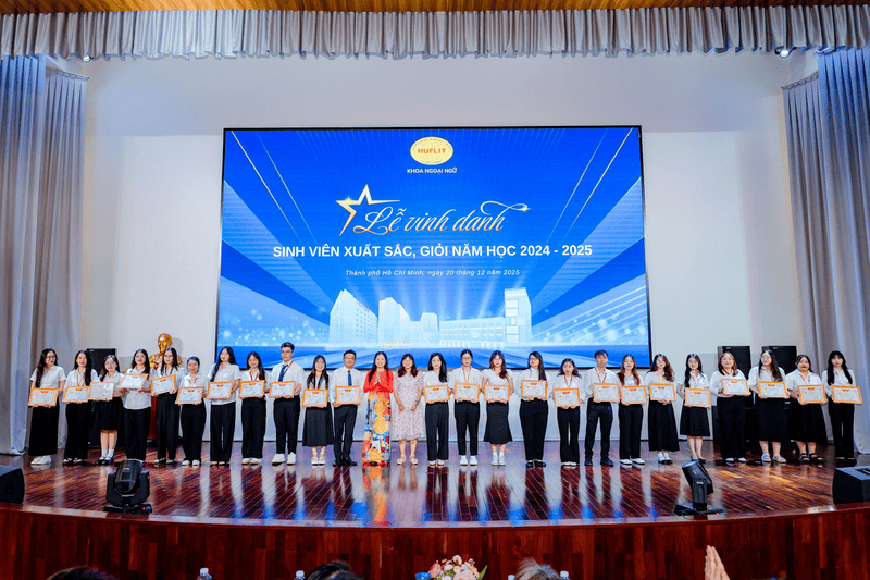 Lễ vinh danh sinh viên sinh viên ngôn ngữ Anh xuất sắc tại HUFLIT
