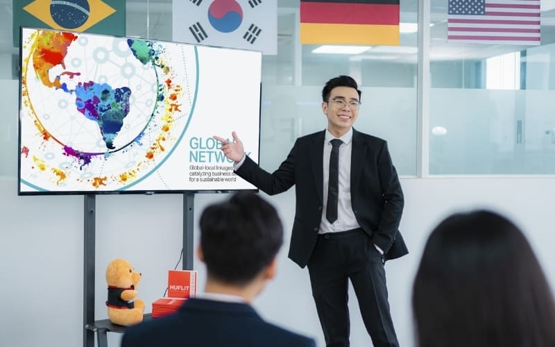 Chương trình học HUFLIT đa dạng