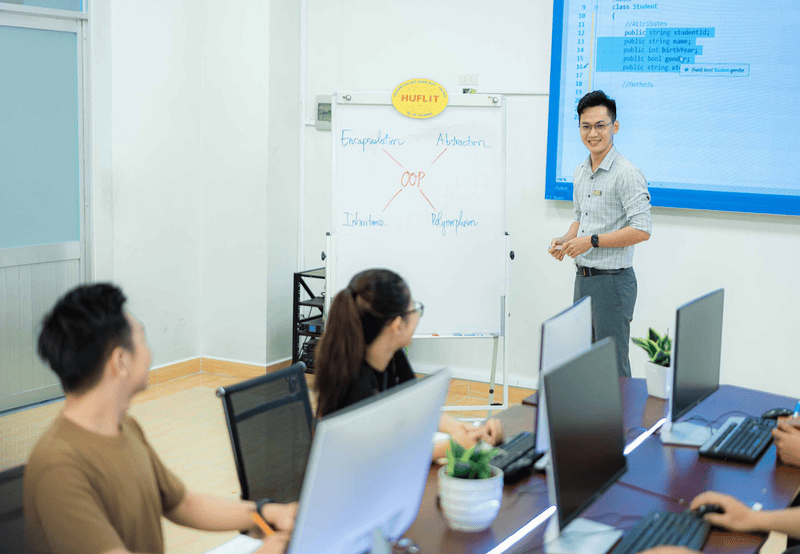 Công nghệ thông tin HUFLIT