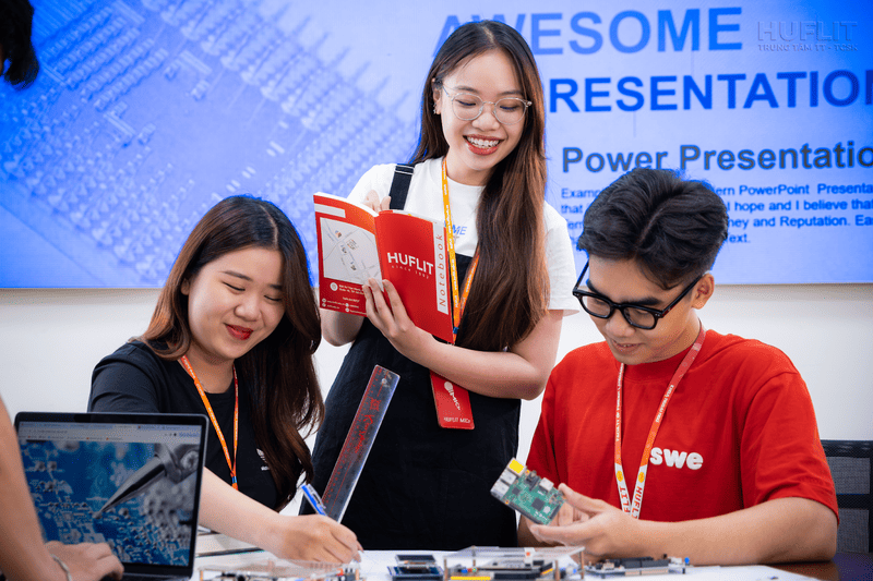 HUFLIT là lựa chọn uy tín để học ICT Business Analyst