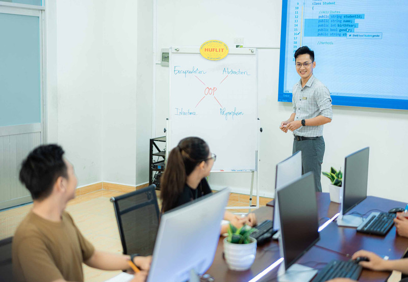 không biết gì về máy tính có nên học CNTT