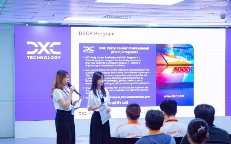 HUFLIT tổ chức cho sinh viên tham quan công ty DXC Technology