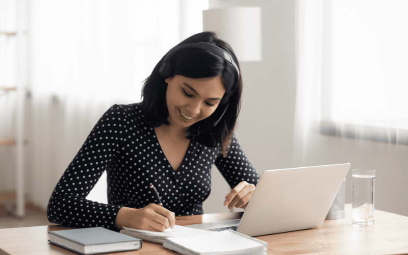 Nghề dịch thuật có yêu cầu rất cao về kỹ năng và kiến thức