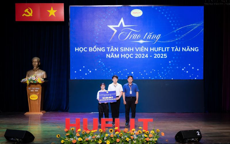 Học bổng này dành cho tân sinh viên
