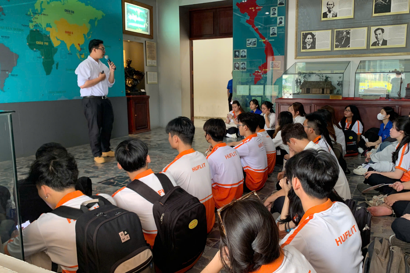 Tháng Thanh niên 2025 – Tuổi trẻ HUFLIT tự hào, vững tin theo Đảng