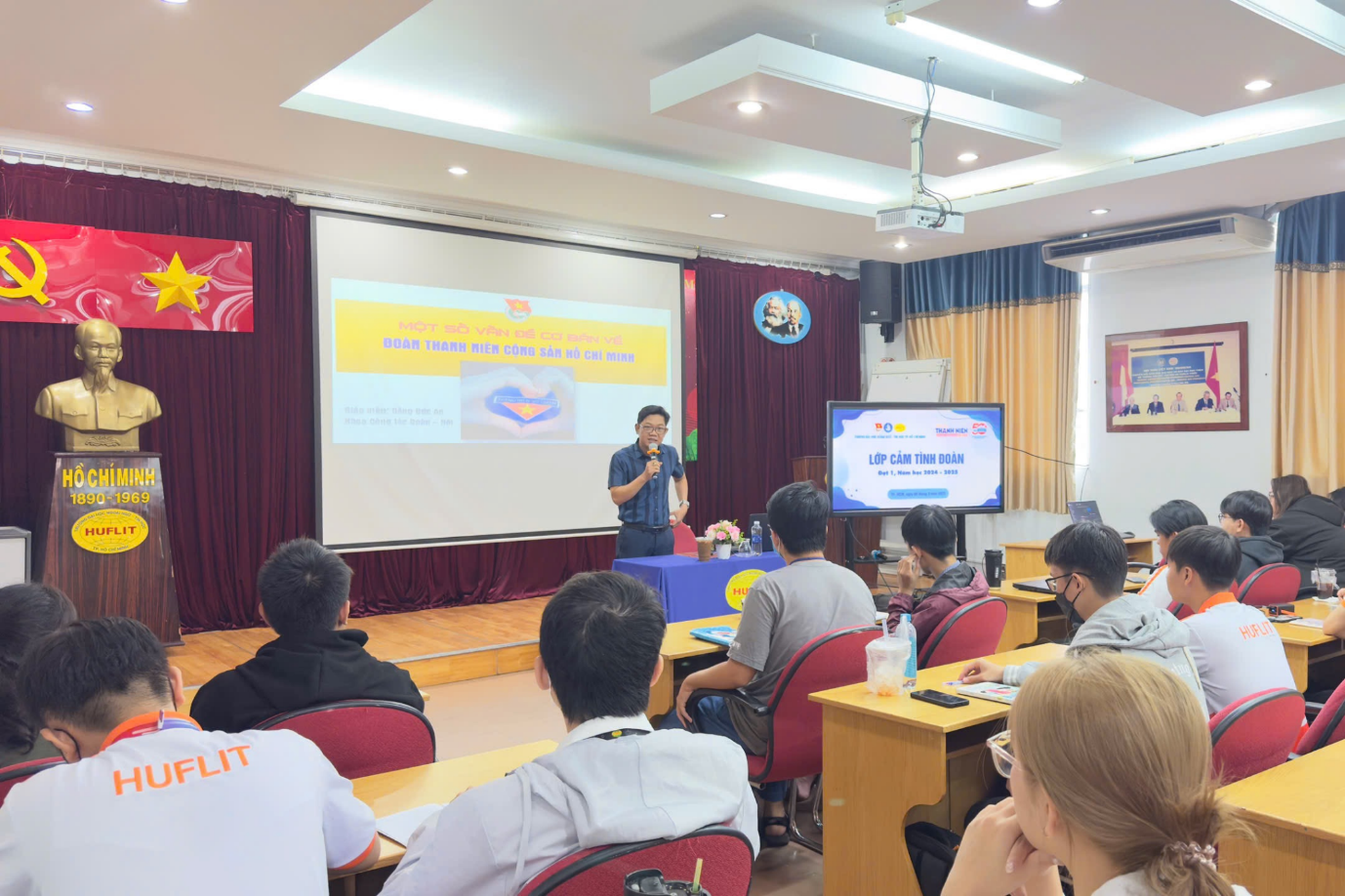 Tháng Thanh niên 2025 – Tuổi trẻ HUFLIT tự hào, vững tin theo Đảng
