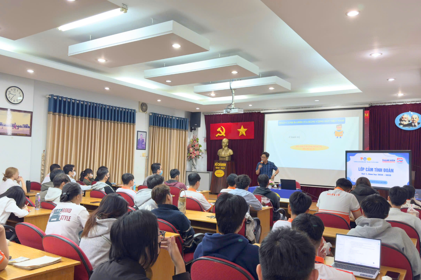 Tháng Thanh niên 2025 – Tuổi trẻ HUFLIT tự hào, vững tin theo Đảng