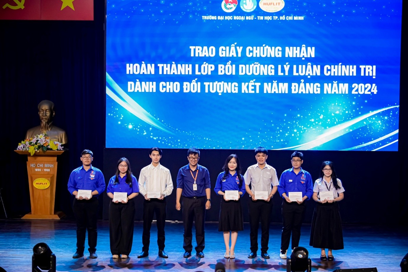 Tháng Thanh niên 2025 – Tuổi trẻ HUFLIT tự hào, vững tin theo Đảng