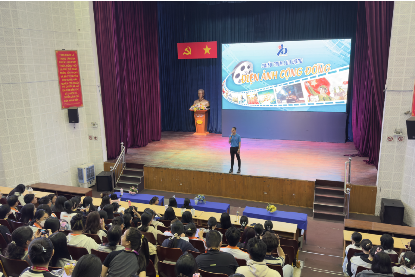 Tháng Thanh niên 2025 – Tuổi trẻ HUFLIT tự hào, vững tin theo Đảng