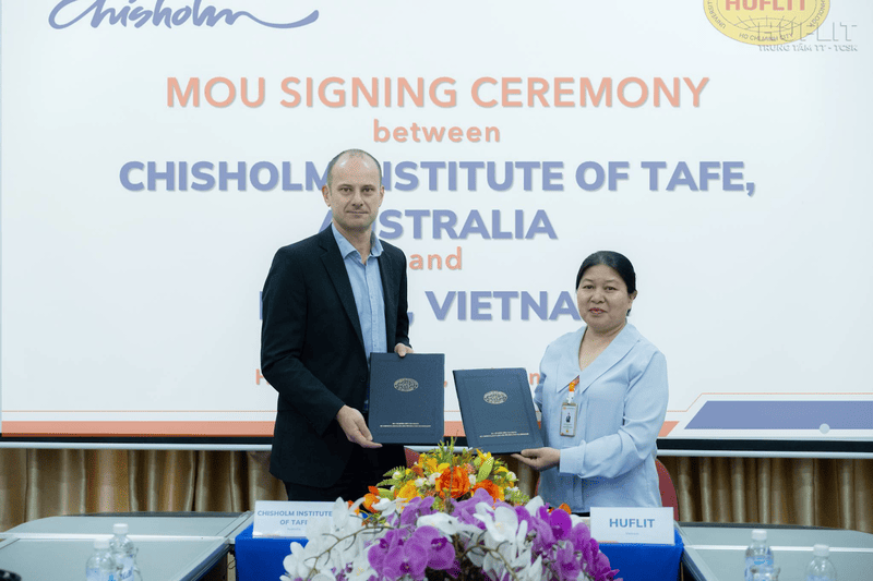 Biên – Phiên dịch tập trung rèn luyện kỹ năng dịch viết