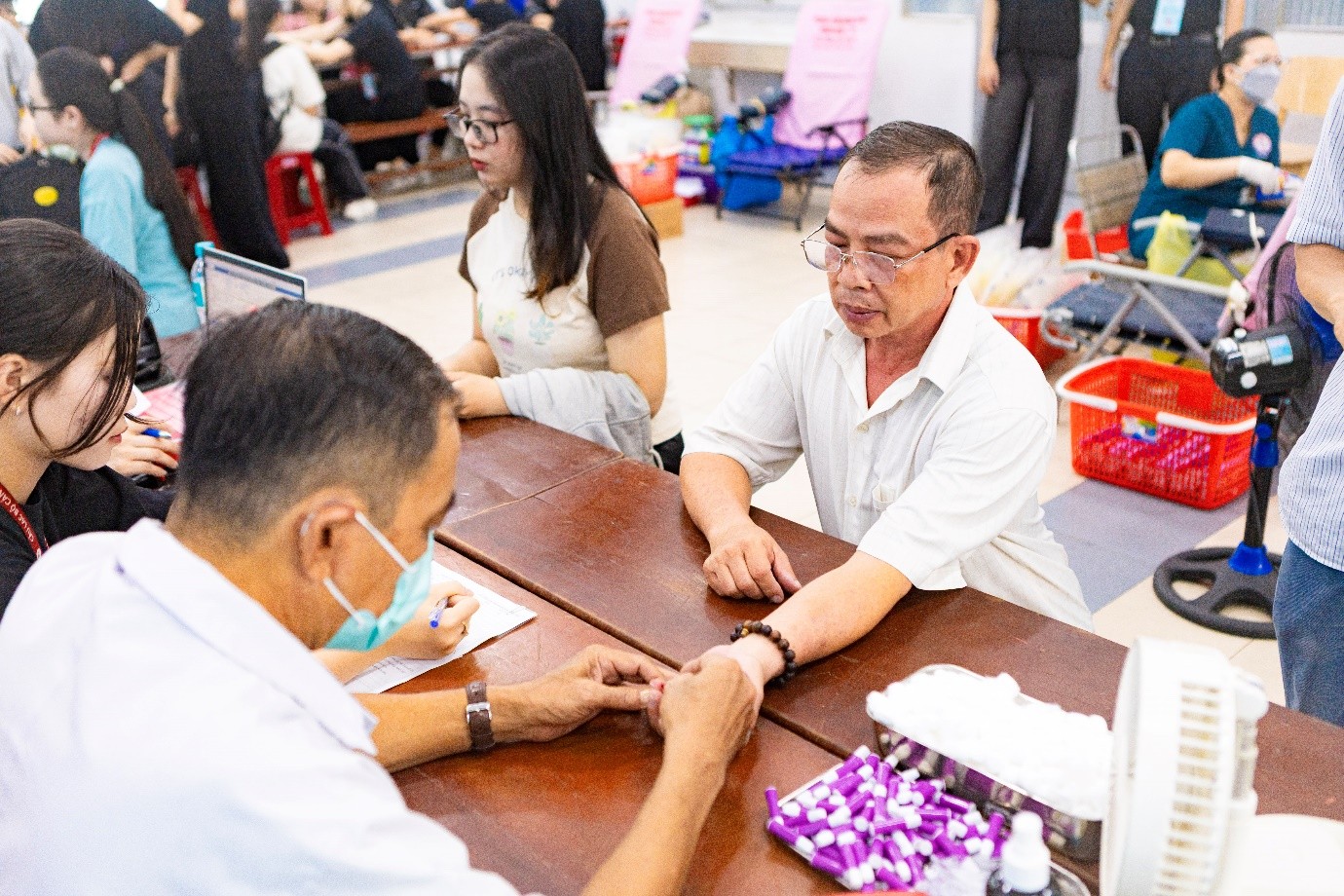 Hiến máu tình nguyện, năm học 2024 - 2025: “Gửi giọt máu đào - Trao niềm hy vọng”