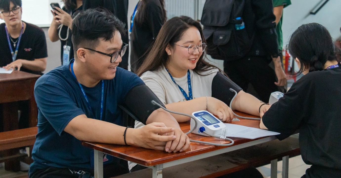 Hiến máu tình nguyện, năm học 2024 - 2025: “Gửi giọt máu đào - Trao niềm hy vọng”