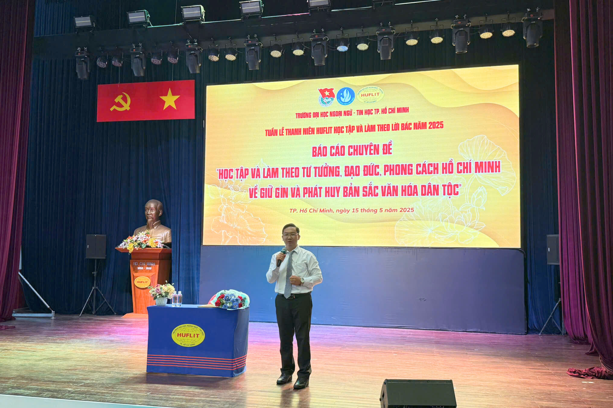 Tuần lễ thanh niên HUFLIT học tập và làm theo lời Bác năm 2025