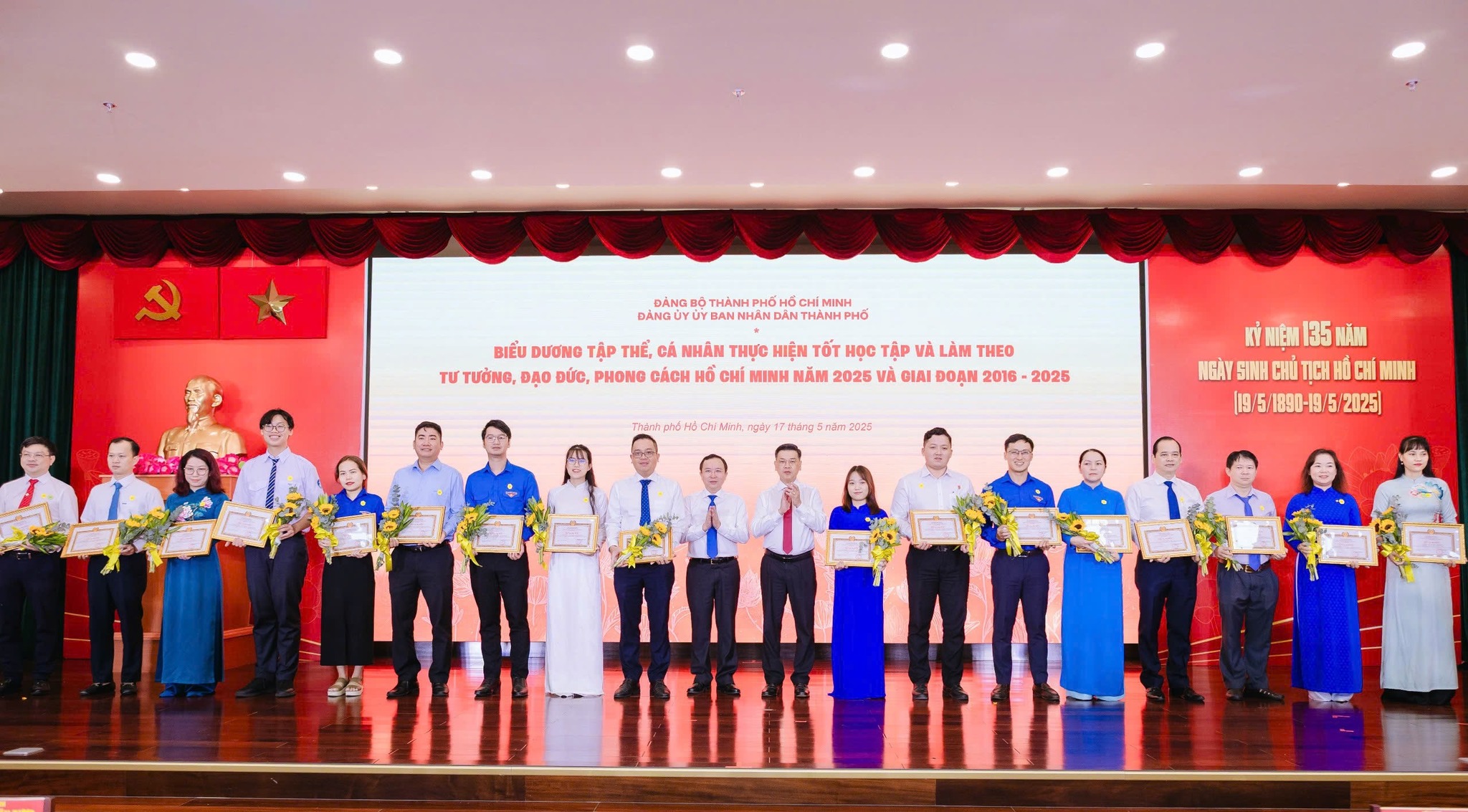 Tuần lễ thanh niên HUFLIT học tập và làm theo lời Bác năm 2025