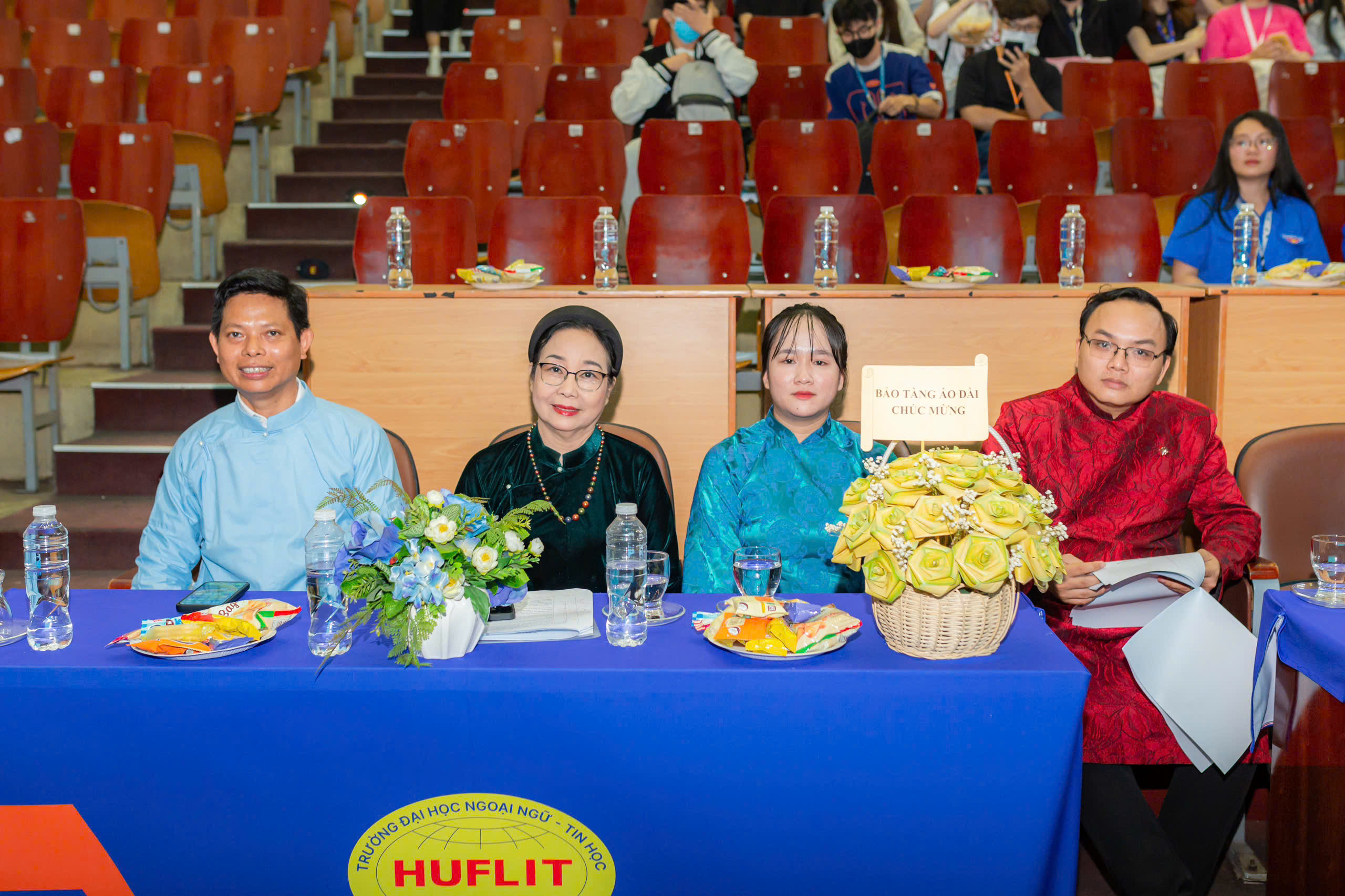 Hoạt động tìm hiểu, trải nghiệm thực tế về văn hóa du lịch với chủ đề “Dáng xưa Hồn Việt”