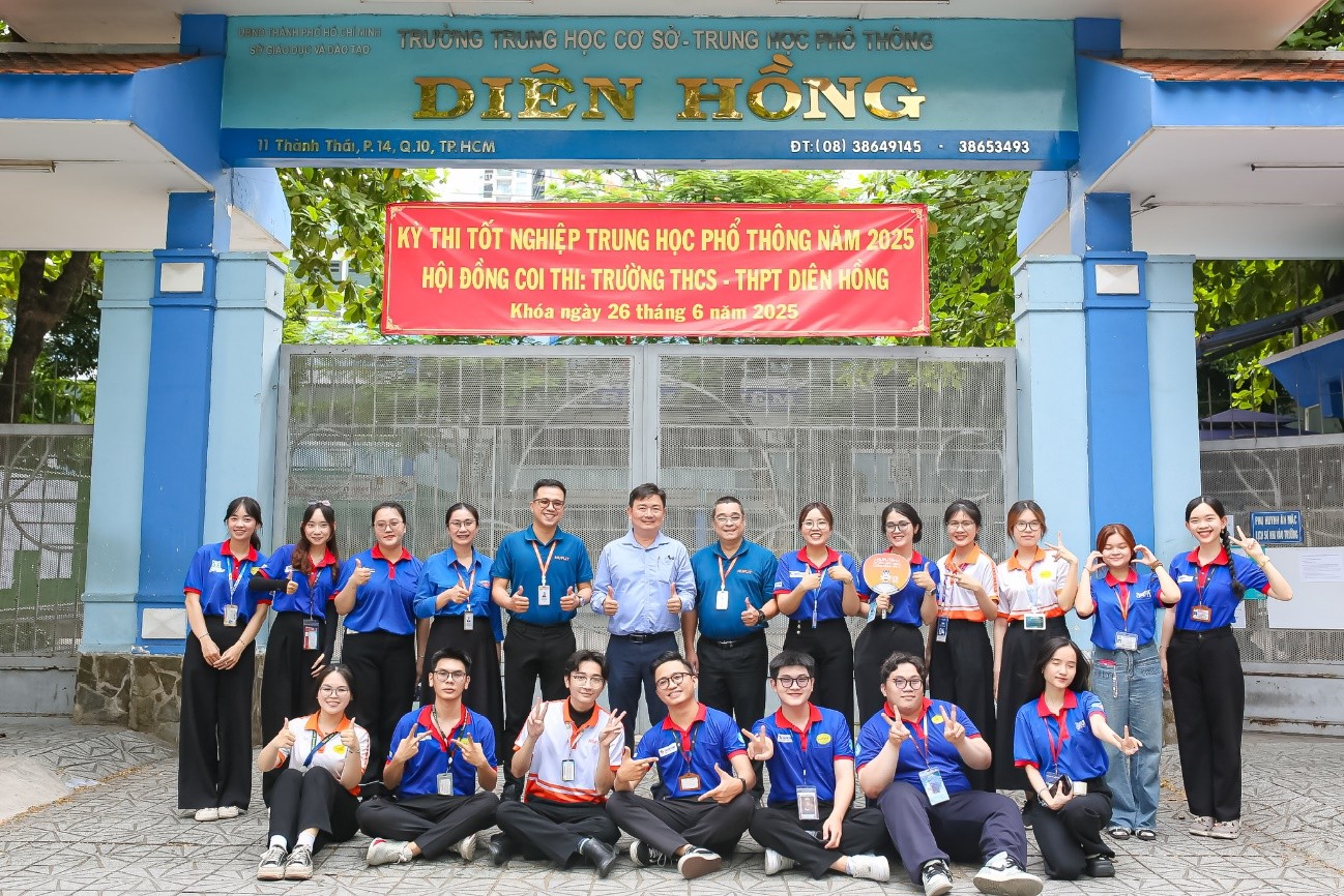 Tiếp sức mùa thi HUFLIT năm 2025
