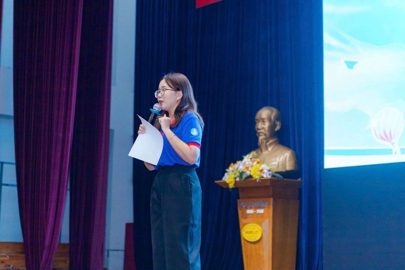 Tiếp sức mùa thi HUFLIT năm 2025