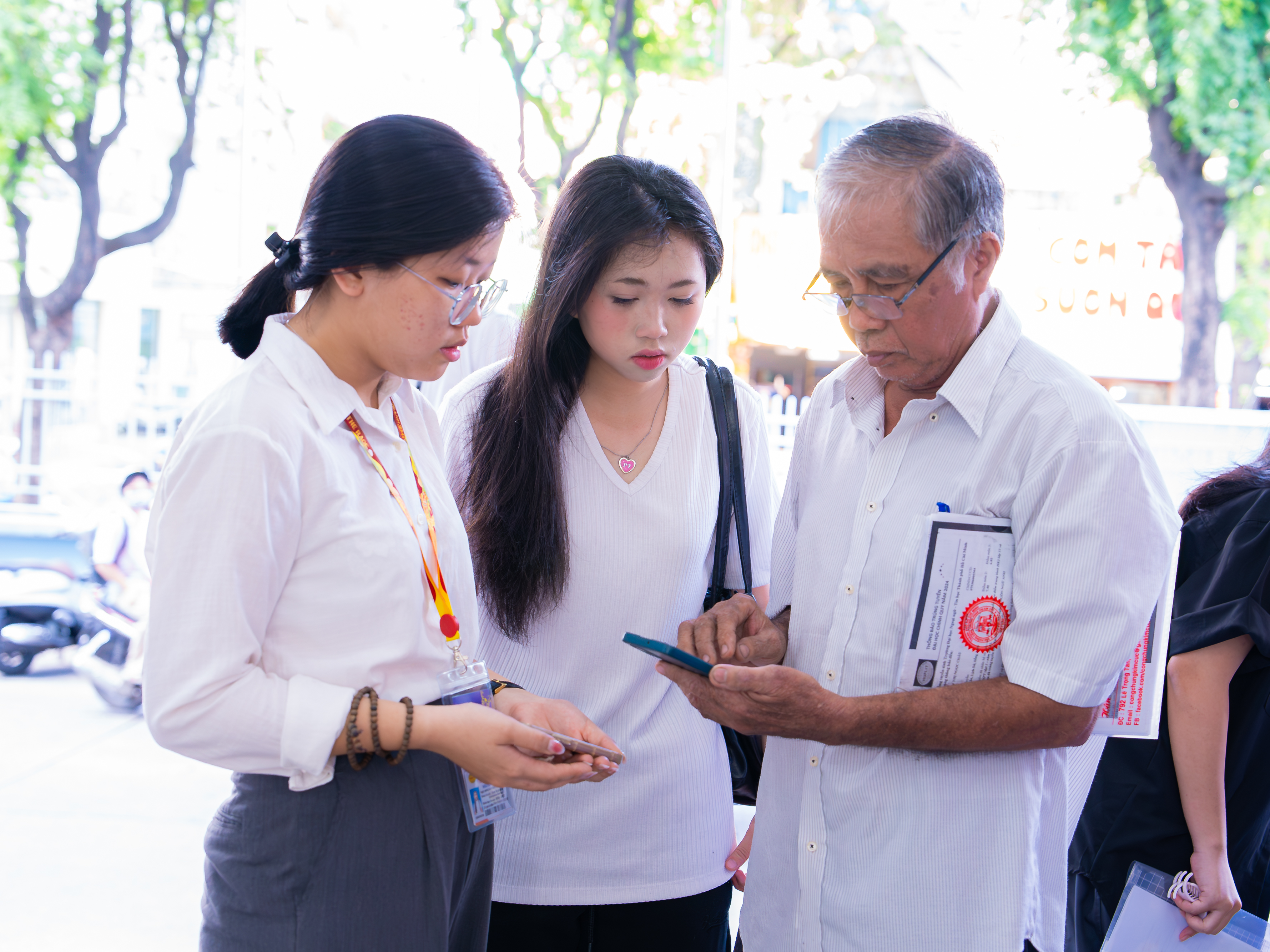 HUFLIT công bố điểm chuẩn.minh hoa 3