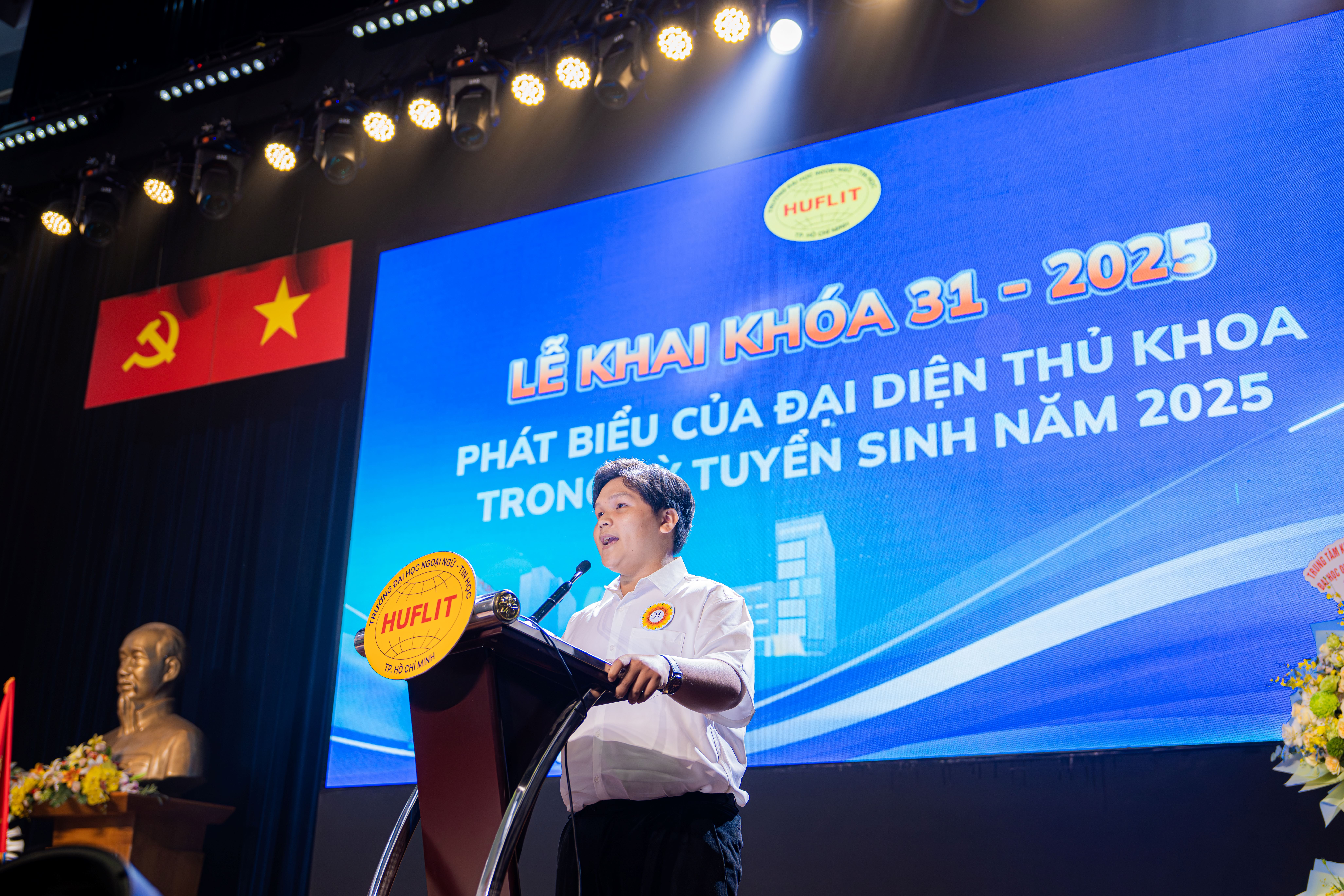 Thủ khoa tuyển sinh HUFLIT 2025