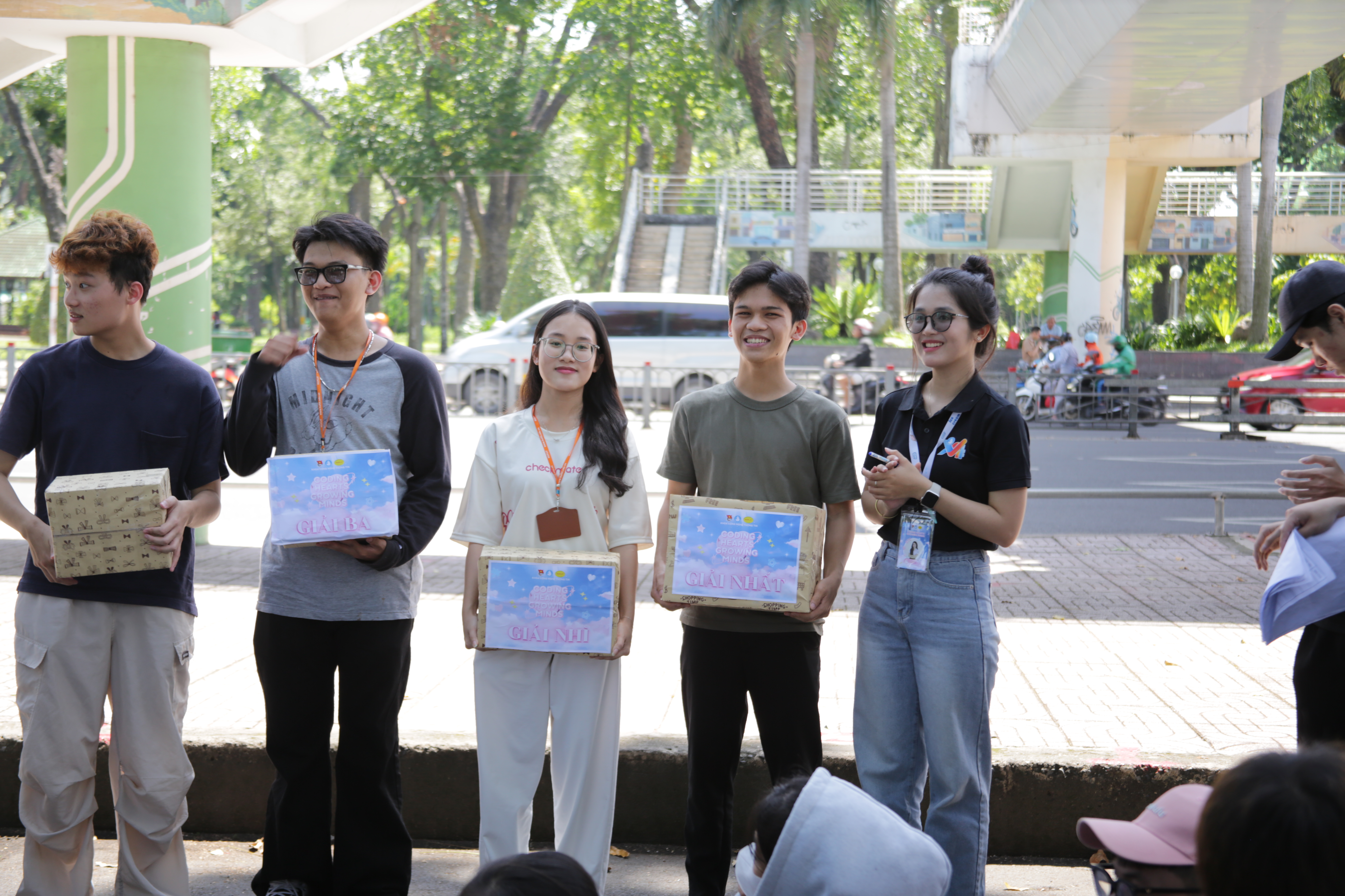 Chương trình Teambuilding Chào đón Tân Sinh viên khoa Công nghệ Thông tin “Coding Hearts, Growing Minds”