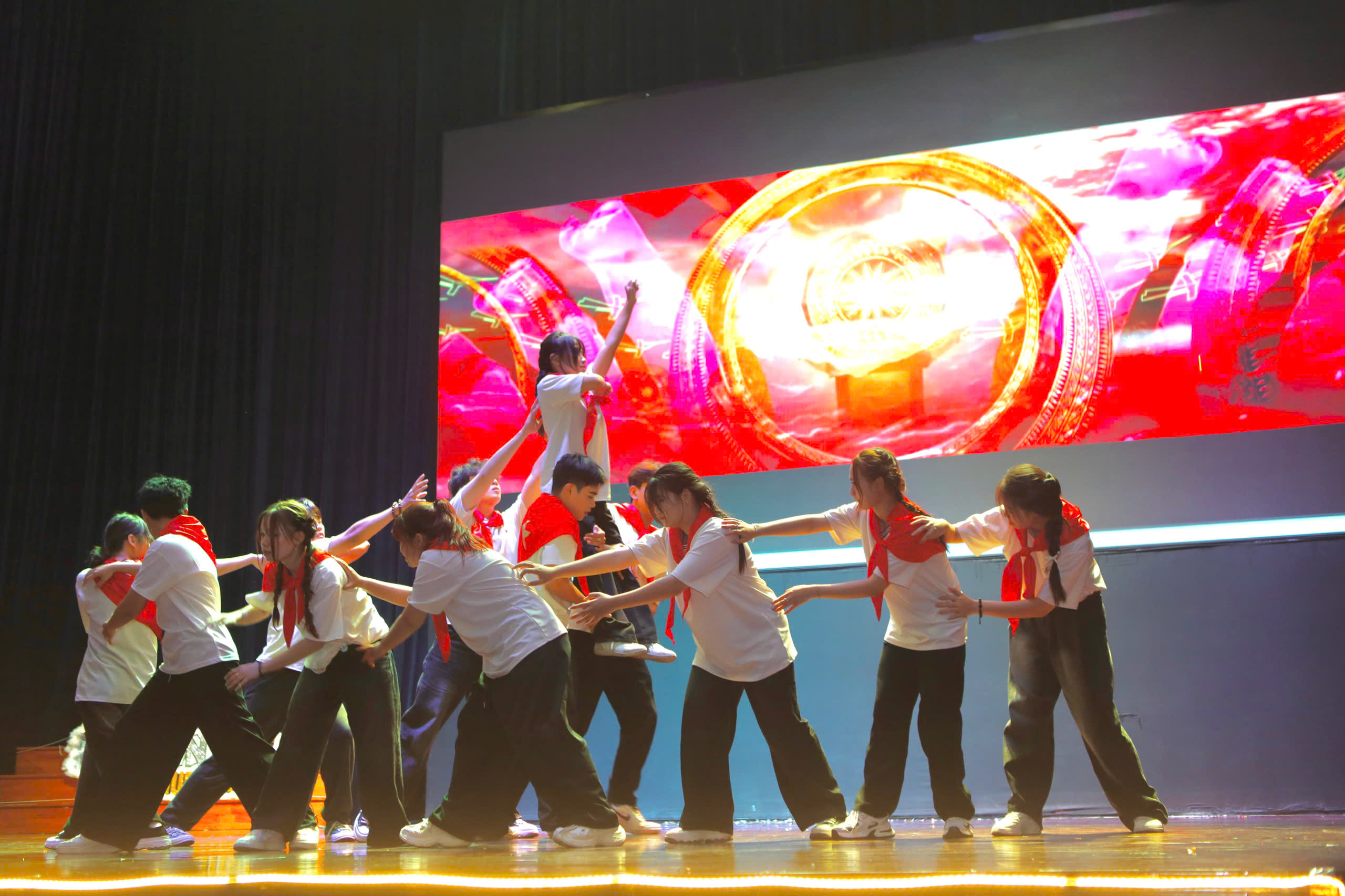 Ngày hội Chào đón Tân Sinh viên “RUNNING HUFLITERS”