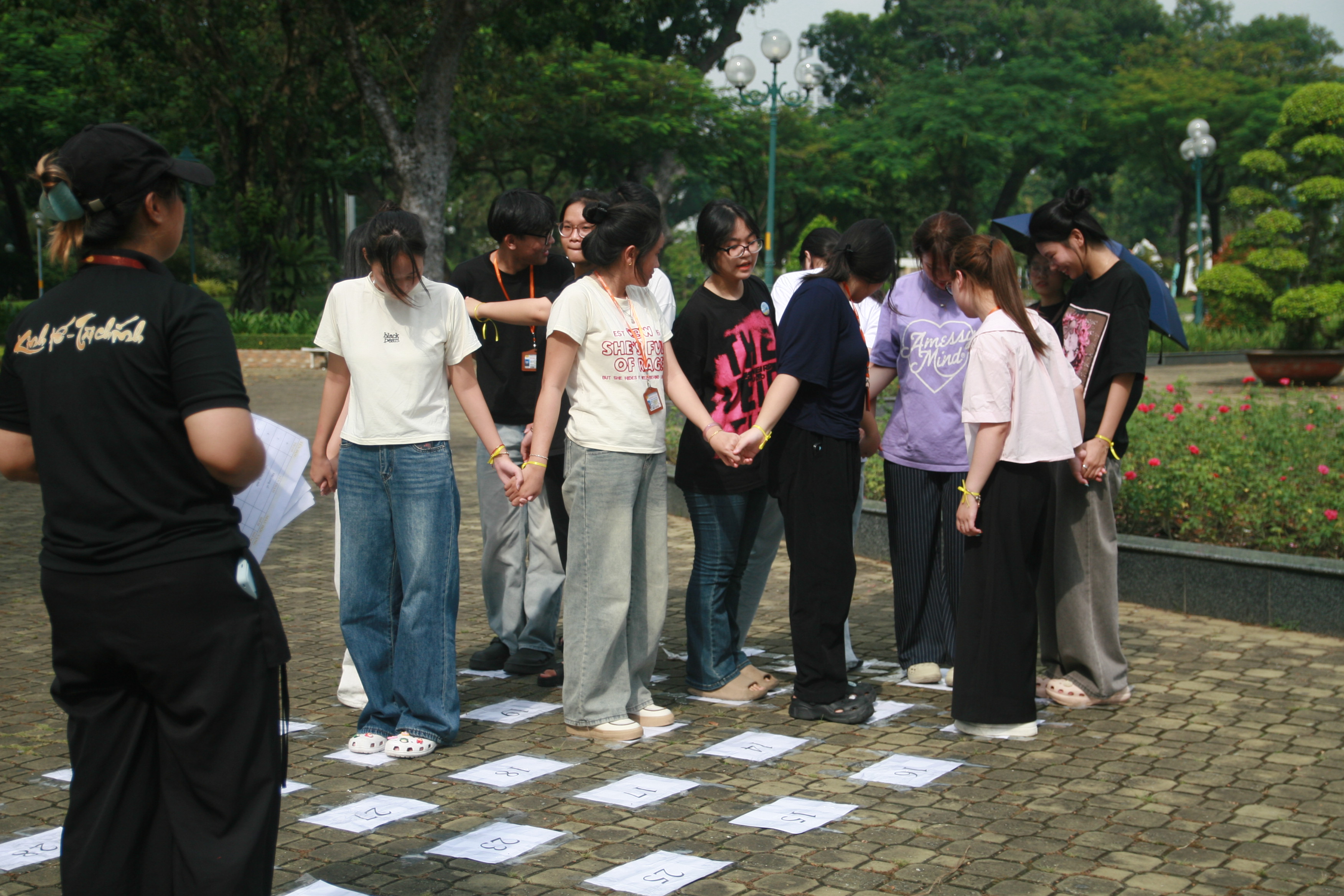 Tân Sinh viên khoa Kinh tế - Tài chính HUFLIT háo hức chào năm học mới cùng Teambuilding “NEW HORIZON”