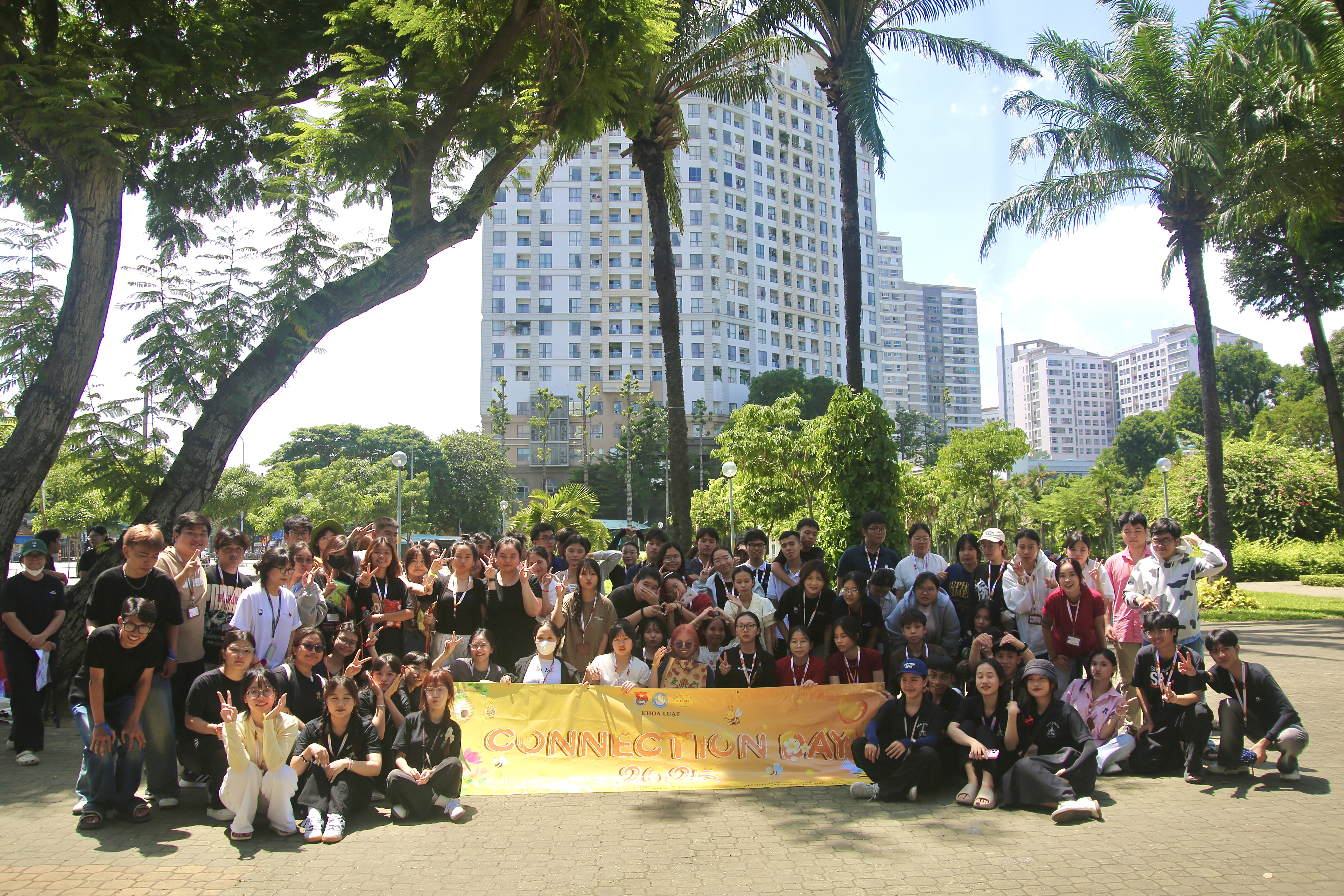 HUFLITers K31 gắn kết cùng “Ngày hội Kết nối - Connection Day” năm 2025