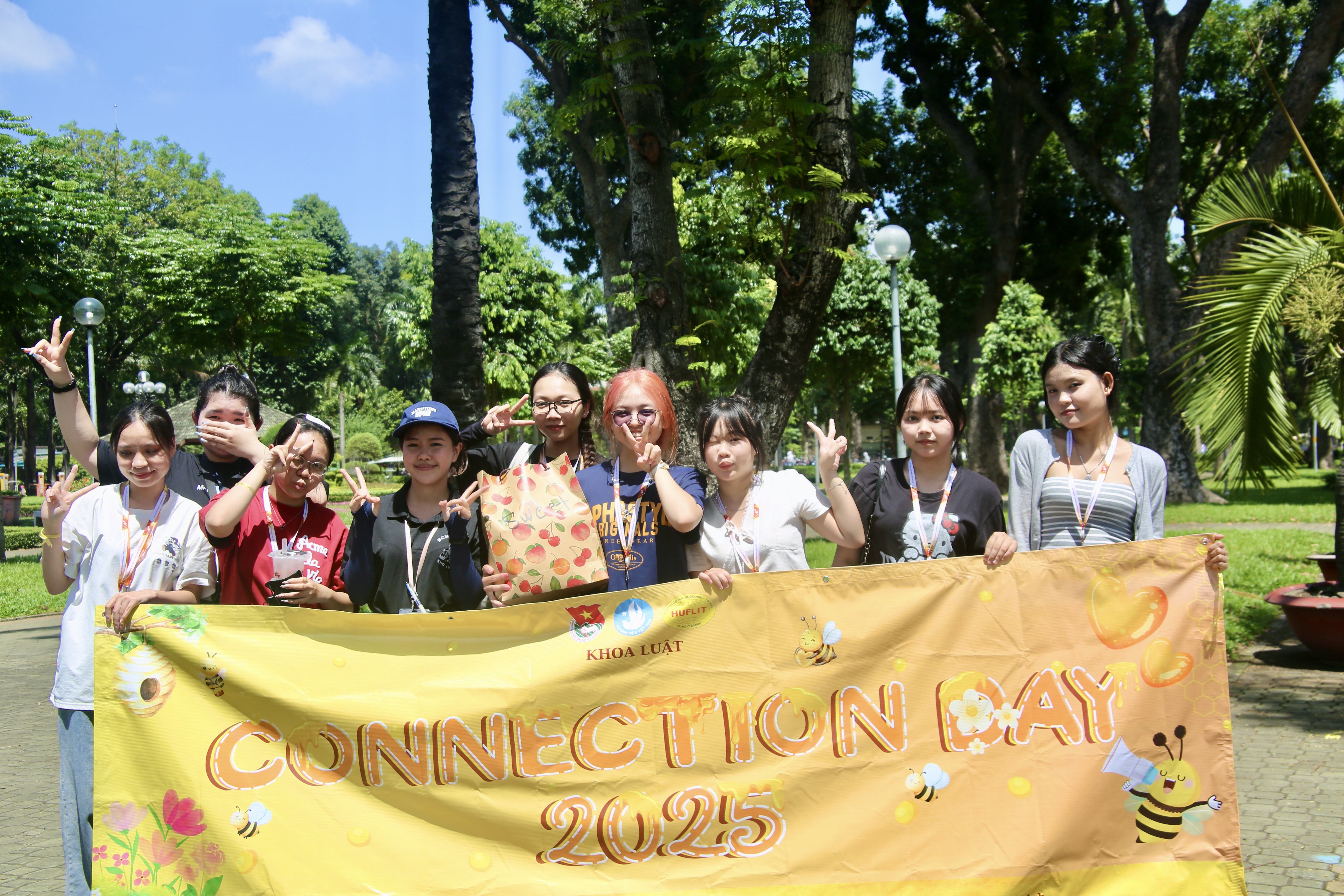 HUFLITers K31 gắn kết cùng “Ngày hội Kết nối - Connection Day” năm 2025