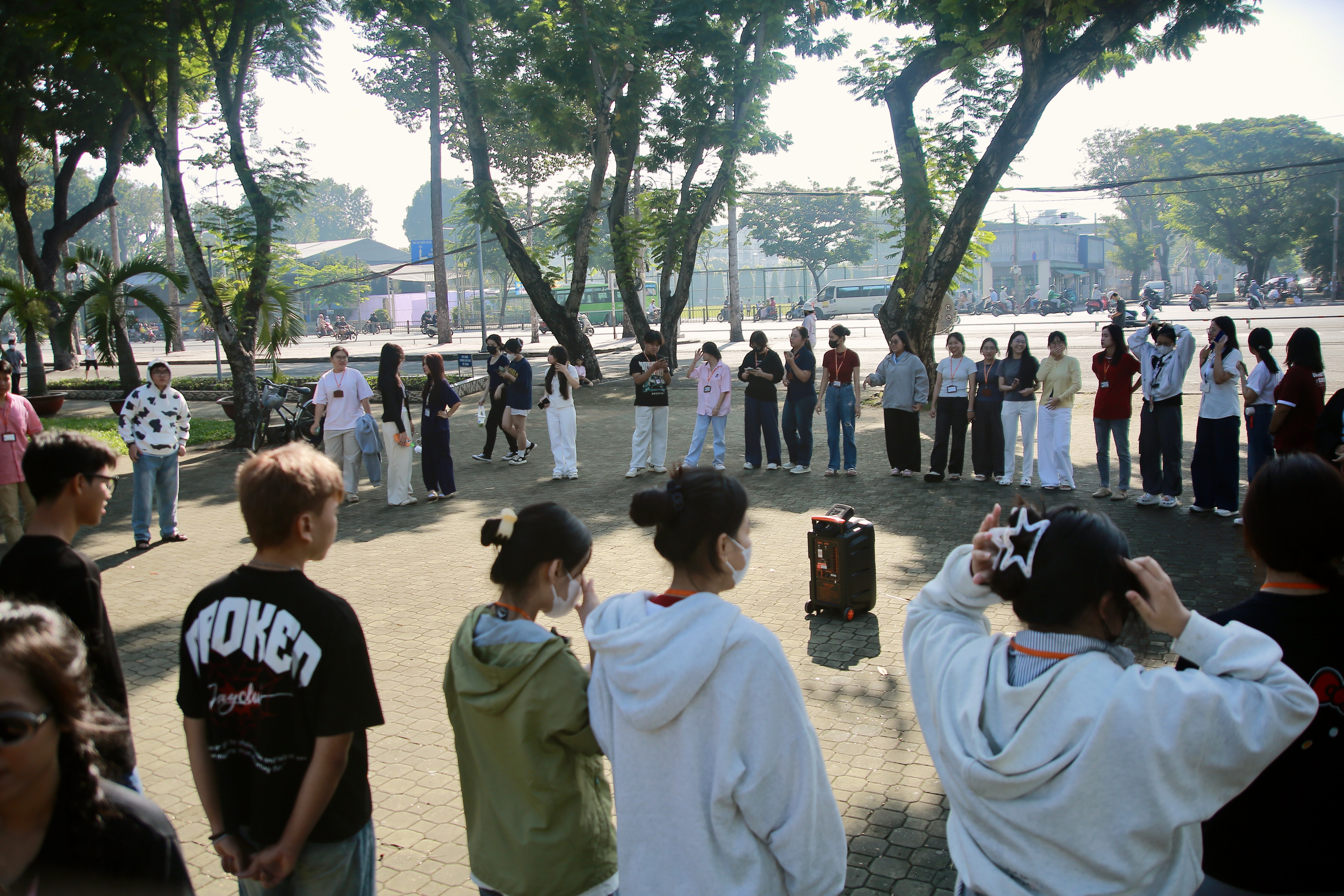 HUFLITers K31 gắn kết cùng “Ngày hội Kết nối - Connection Day” năm 2025