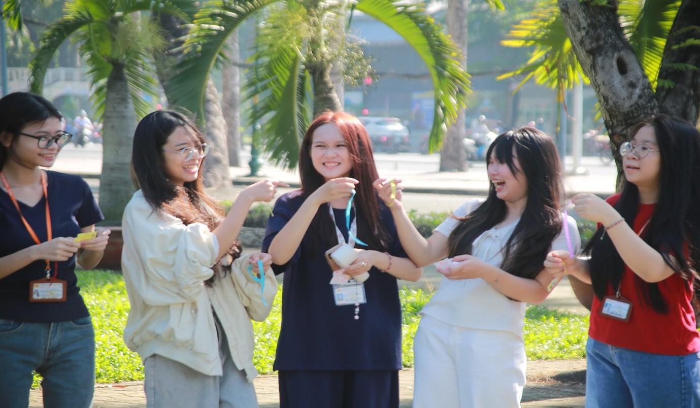 HUFLITers K31 gắn kết cùng “Ngày hội Kết nối - Connection Day” năm 2025