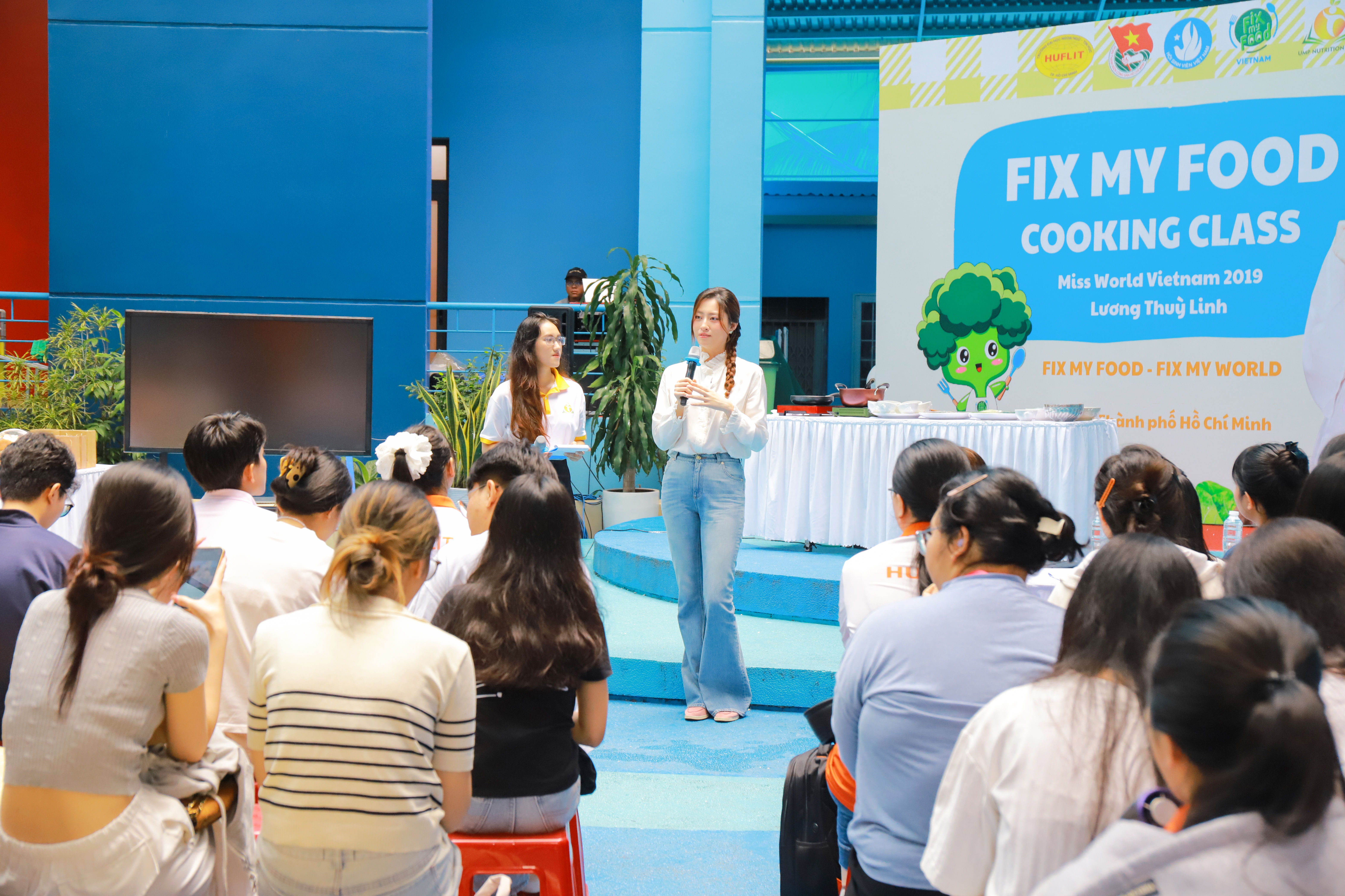 HUFLITers giải mã ẩm thực truyền thống cùng Workshop Fix My Food và Miss World Việt Nam 2019 Lương Thùy Linh!
