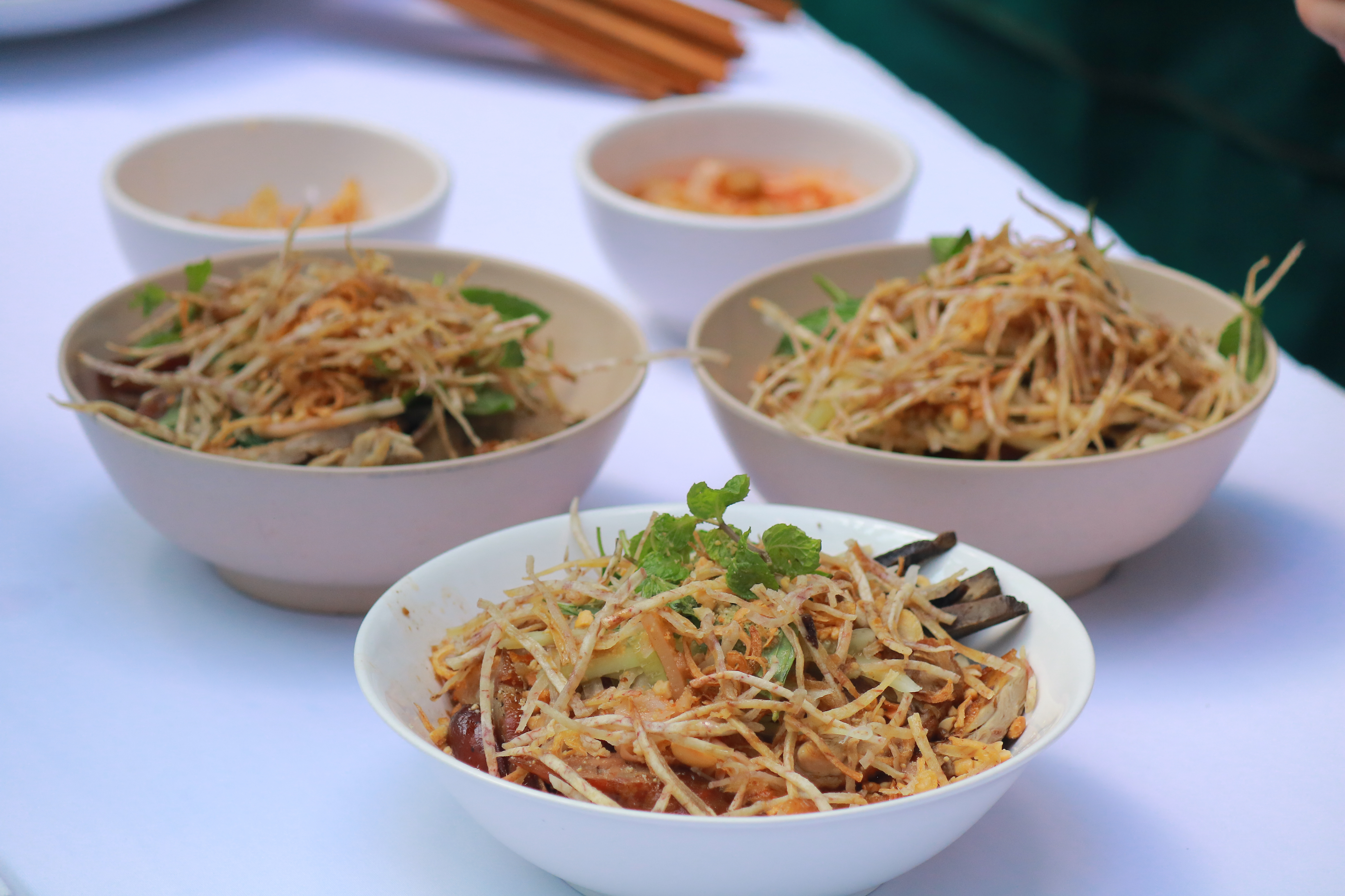 HUFLITers giải mã ẩm thực truyền thống cùng Workshop Fix My Food và Miss World Việt Nam 2019 Lương Thùy Linh!