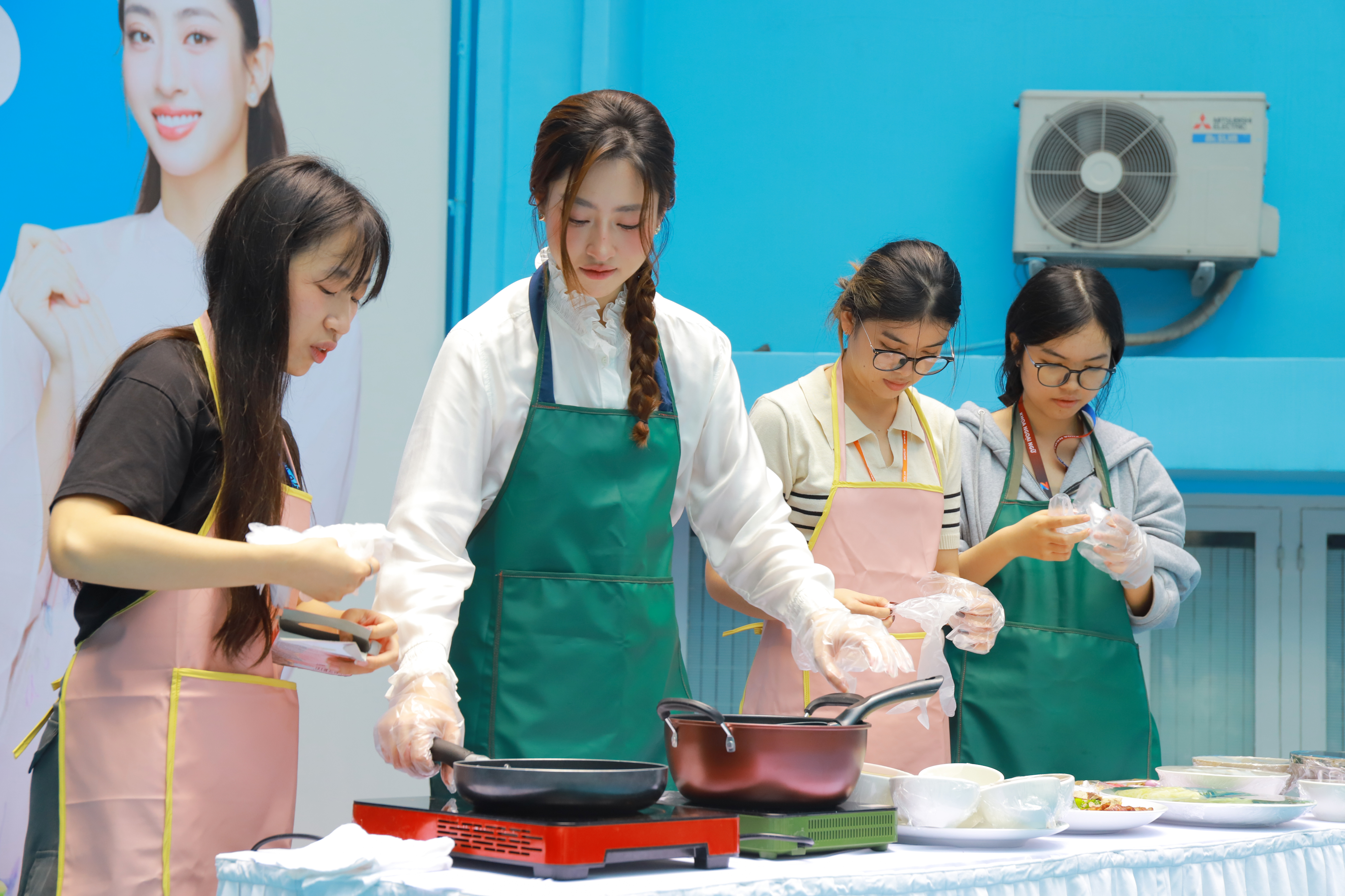HUFLITers giải mã ẩm thực truyền thống cùng Workshop Fix My Food và Miss World Việt Nam 2019 Lương Thùy Linh!